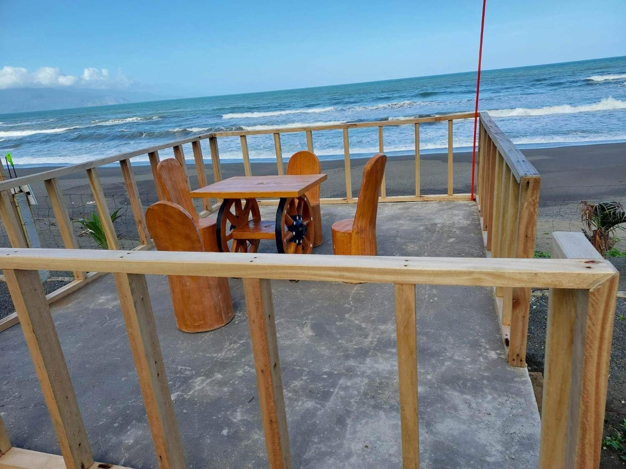 Costa Alora Beach Resort Dingalan ภายนอก รูปภาพ